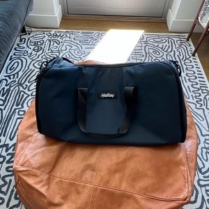 Halfday garment duffle bag. Use once for a trip. Excellent condition.